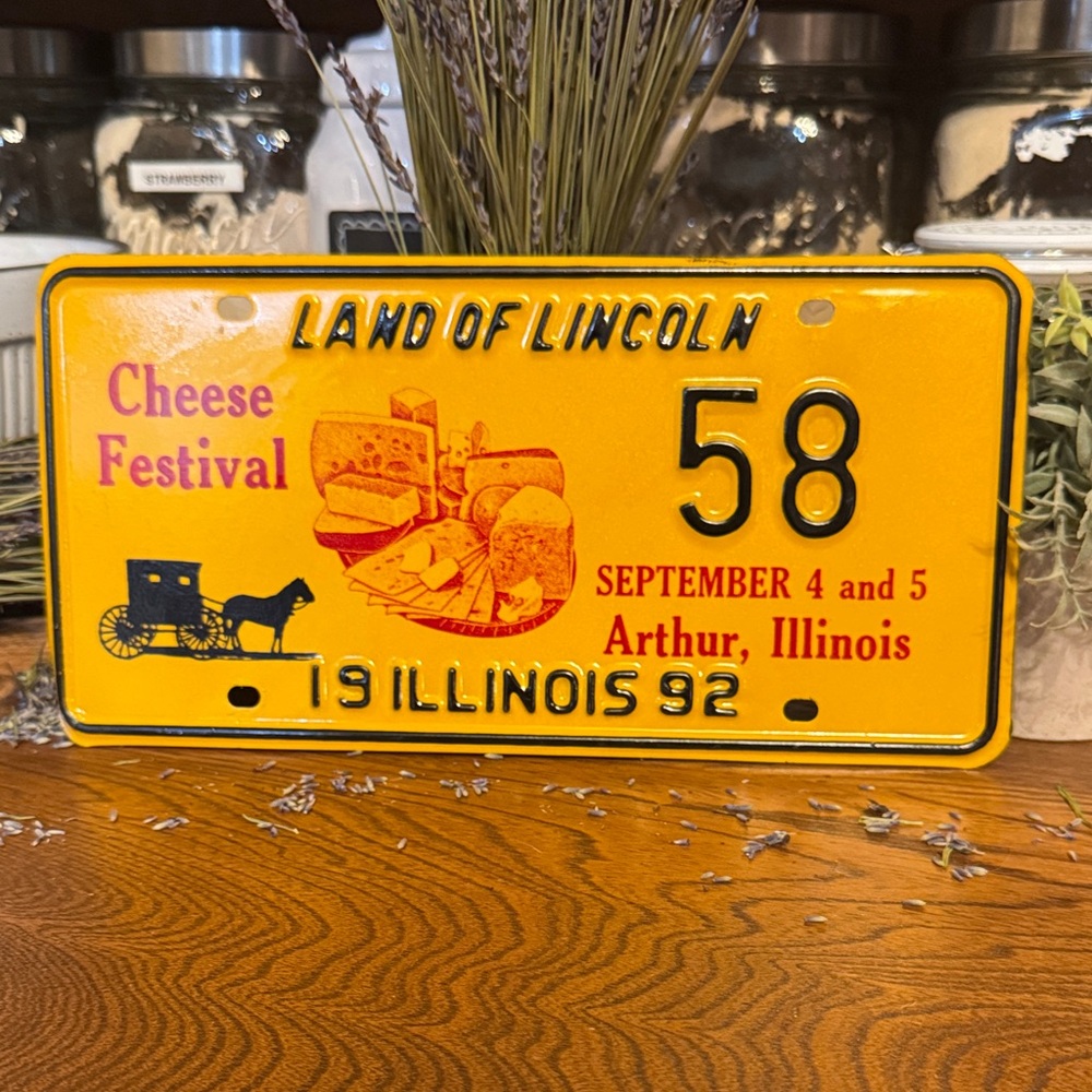 VTG 1992 Arthur, Illinois Land of Lincoln Cheese Festival License Plate Decor